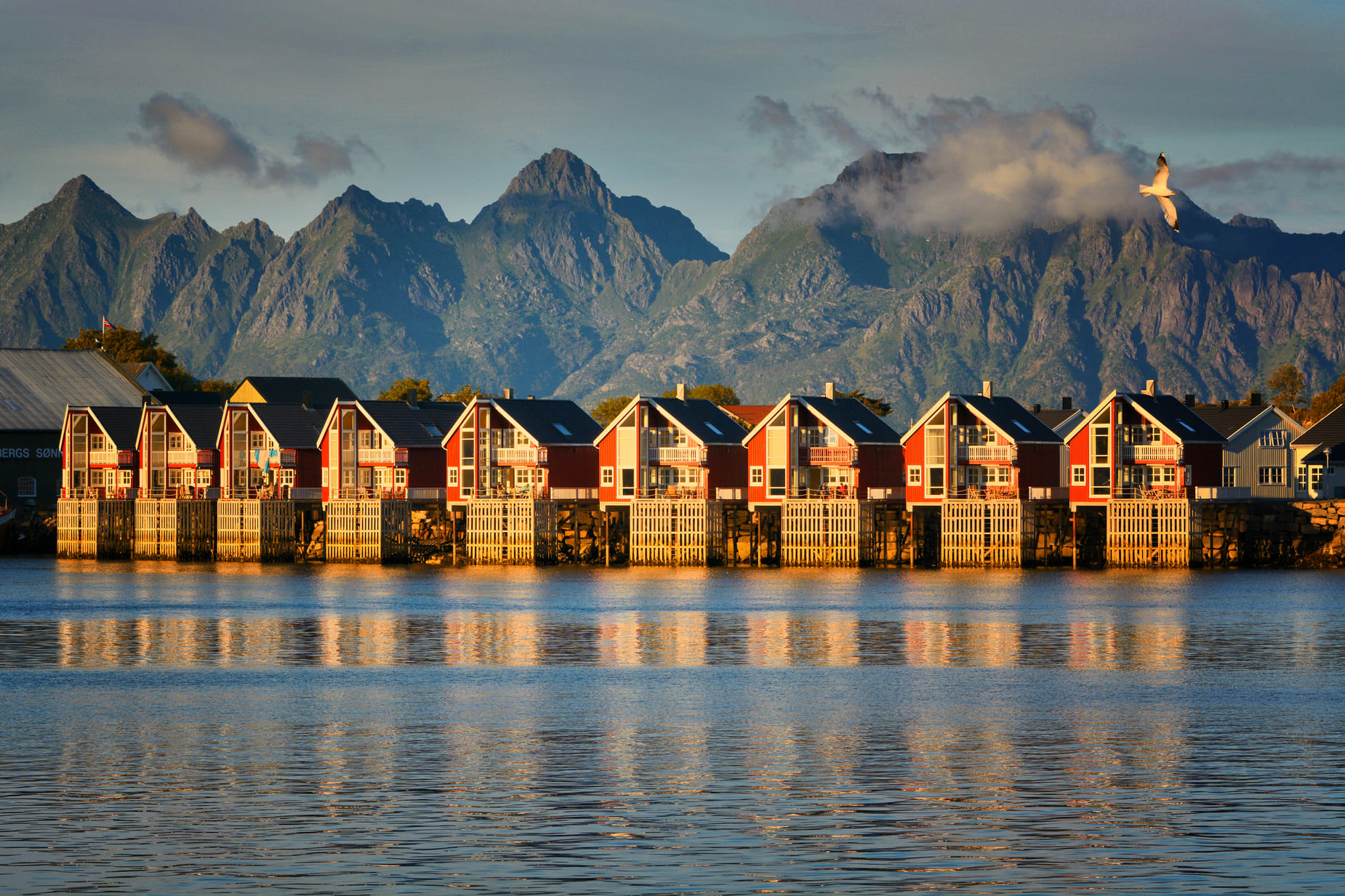 Coucher de soleil sur les îles Lofoten en Norvège