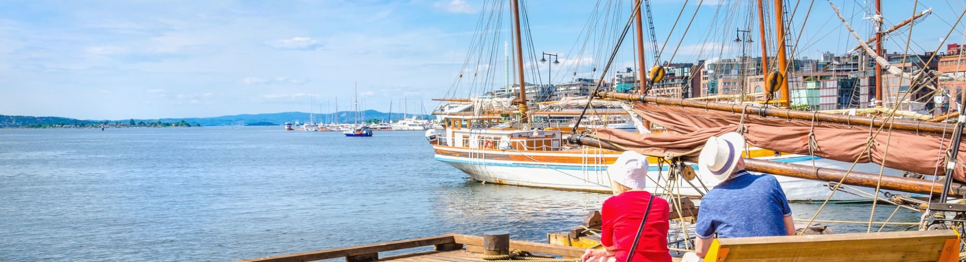 couple devant le port d'Oslo