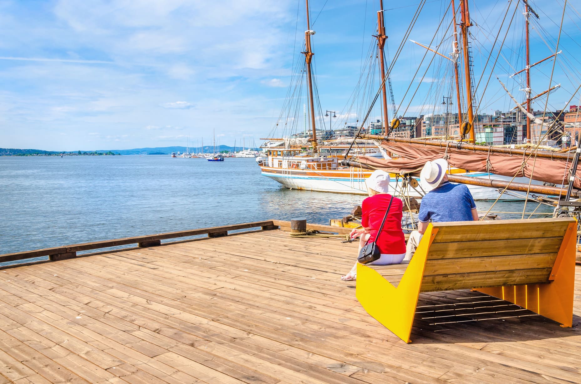 couple devant le port d'Oslo