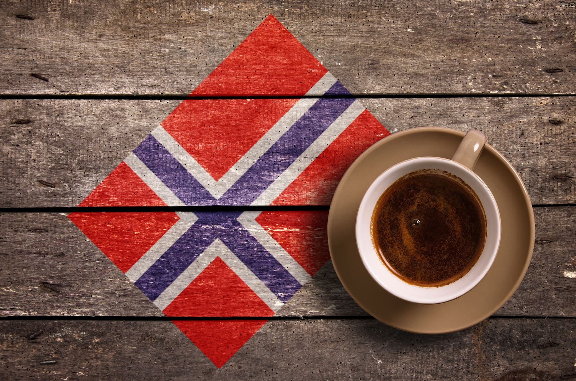 Tasse de café avec drapeau norvège