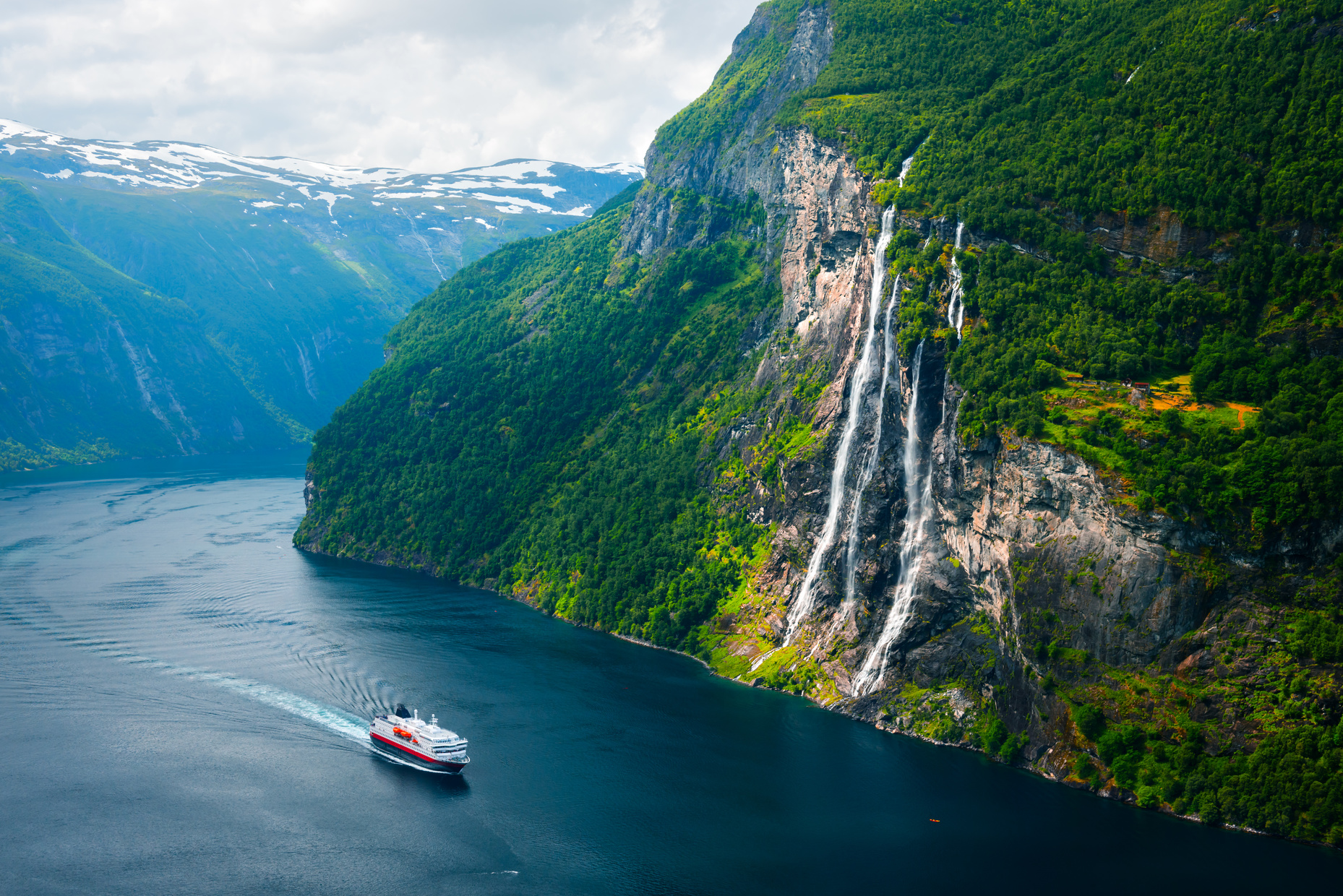 Chute des sept soeurs au Sunnylvsfjord près de Geiranger