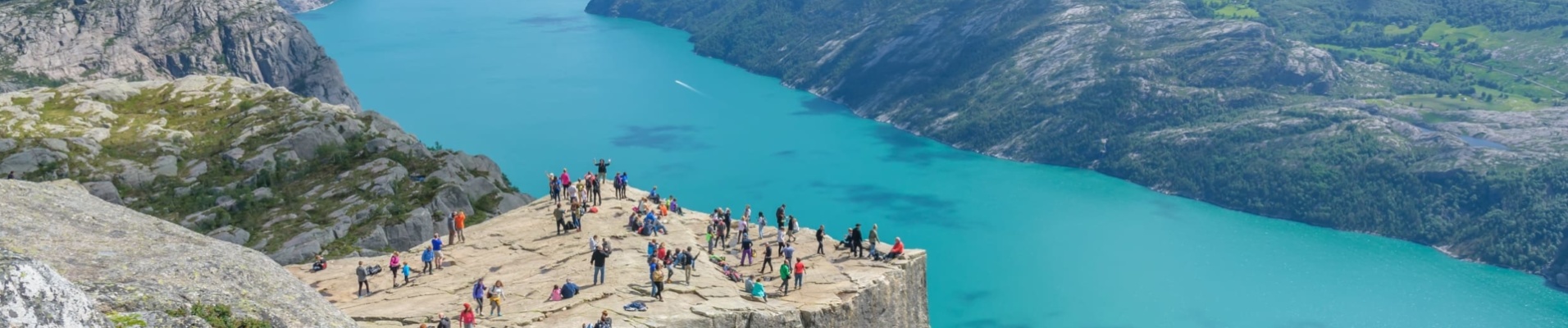 Vue de la célèbre falaise de Preikestolen en Norvège