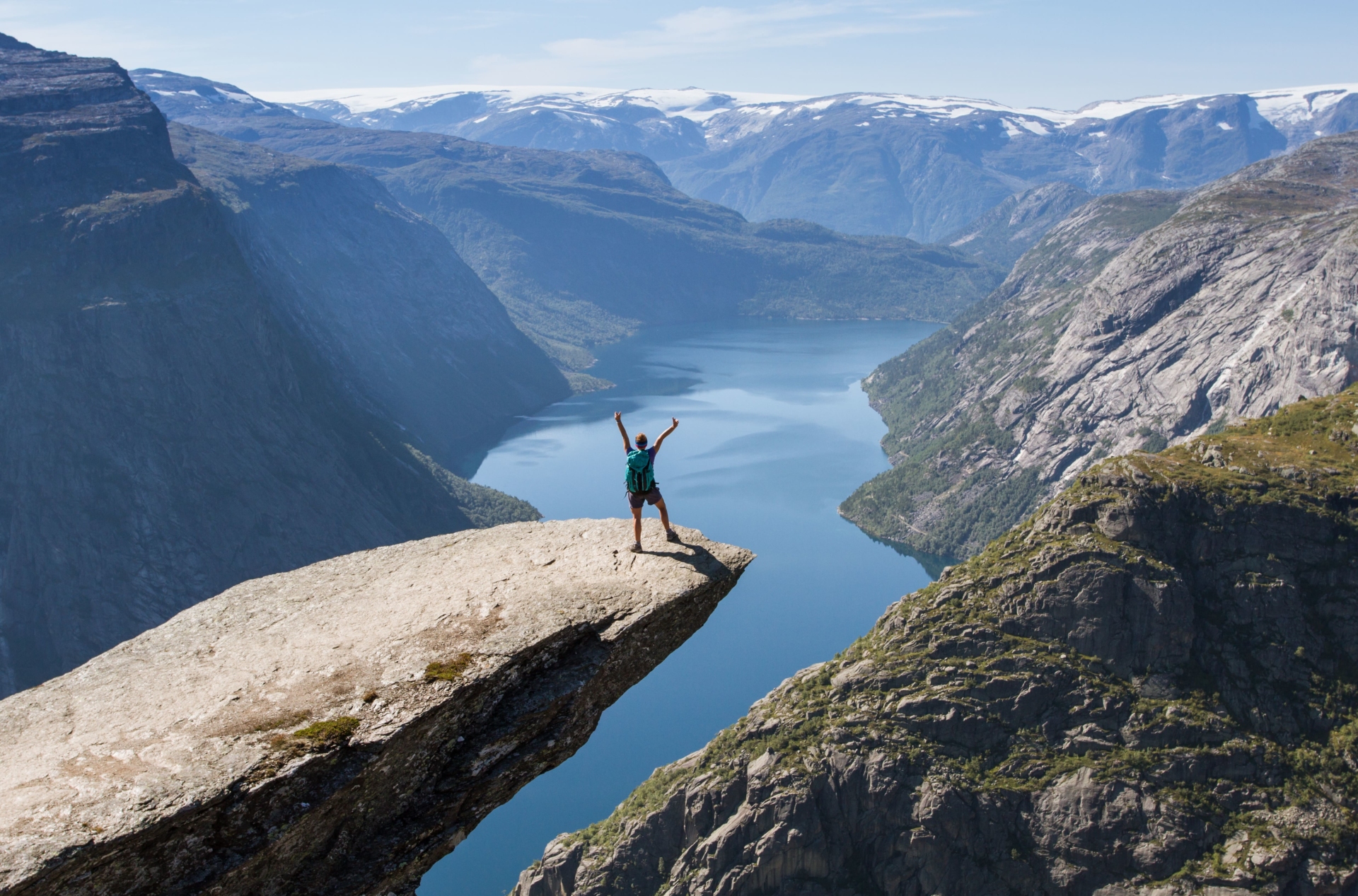 Vue panoramique depuis le Trolltunga en Norvège